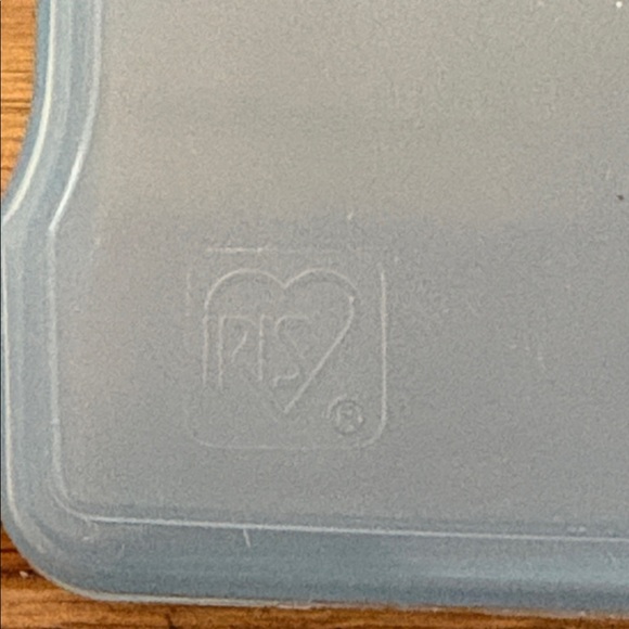 Iris 6 Case Photo and Craft Keeper - Picture 10 of 11